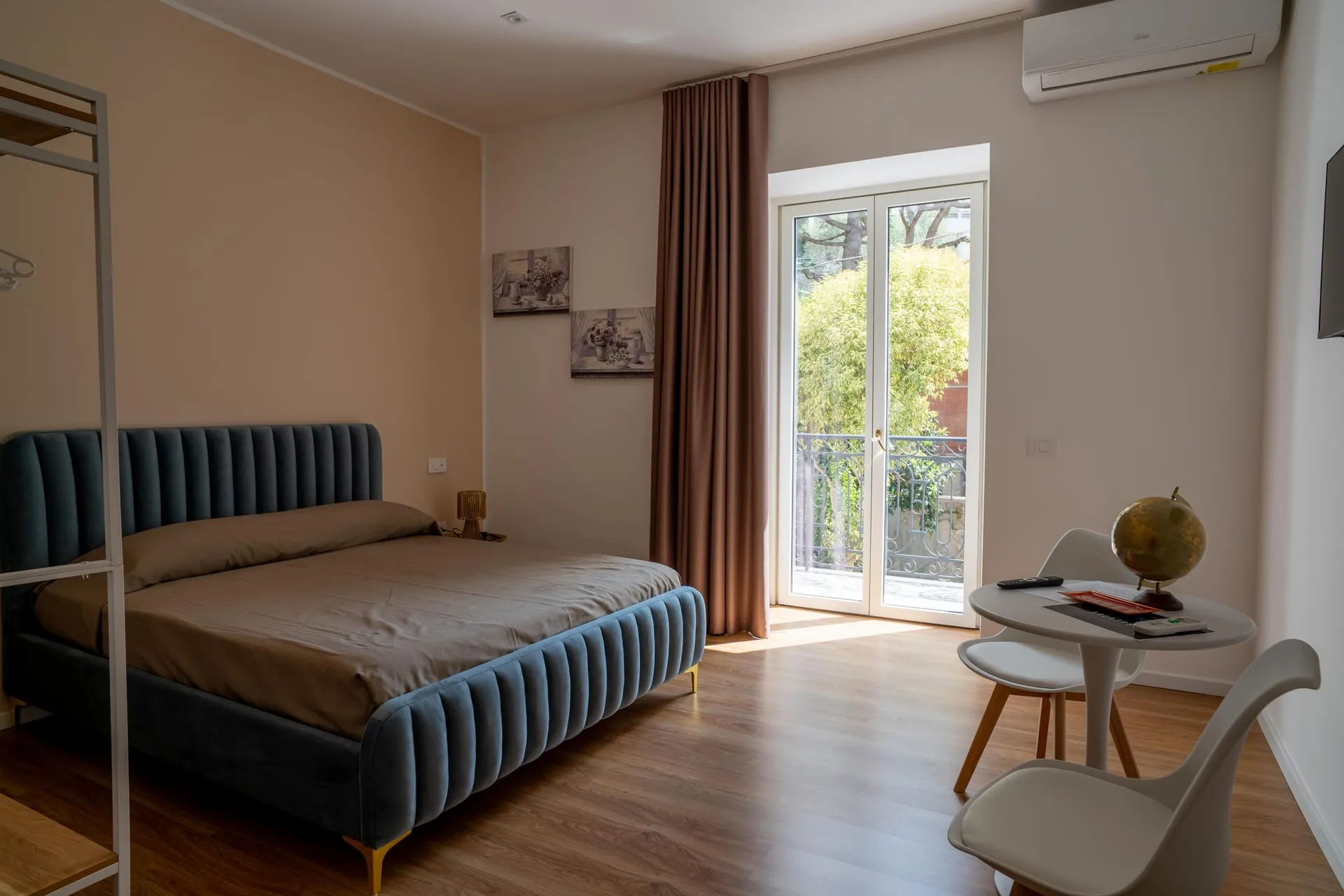 Silk Tiffany Room — B&B San Leucio Caserta